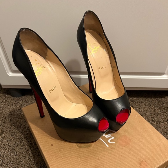 ✨Authentic✨ Christian Louboutin Black Patent Highness Open Toe Platform Heels - Picture 1 of 10
